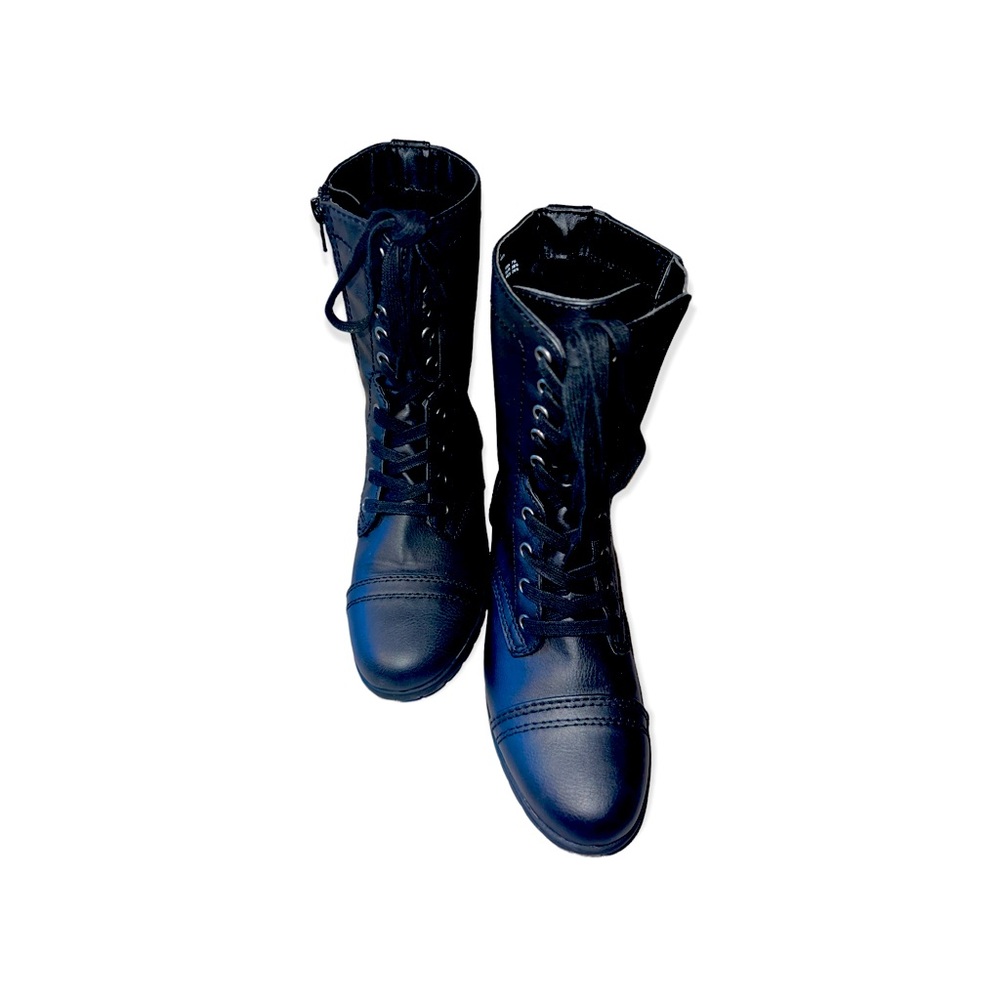 Black boots 👢
